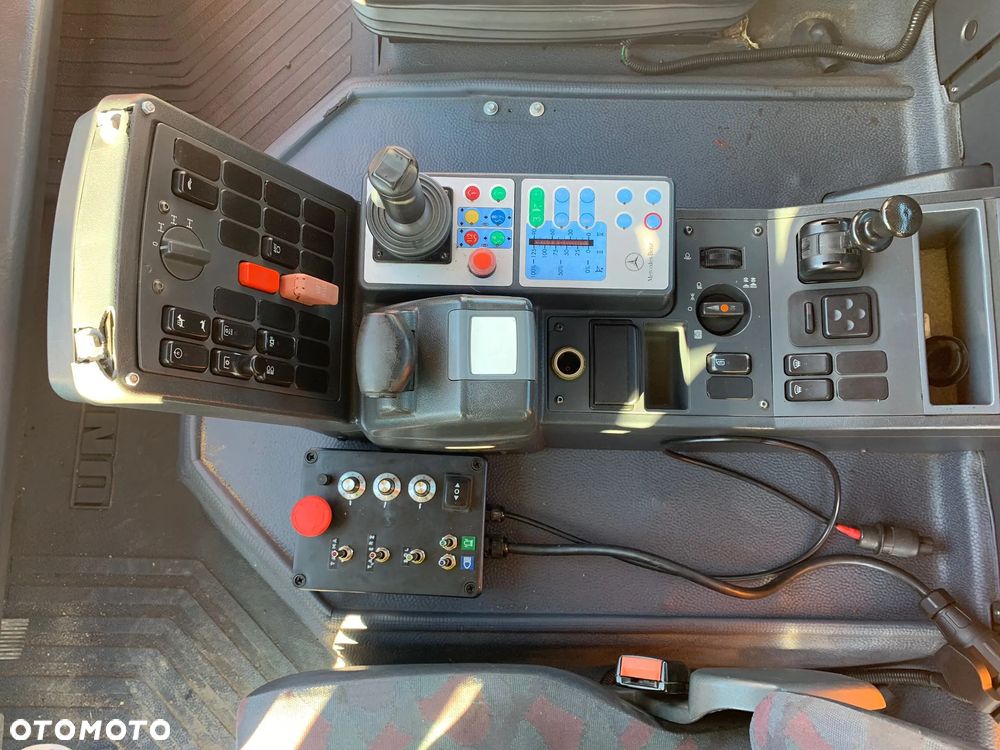 Mercedes-Benz Unimog U400 - 10