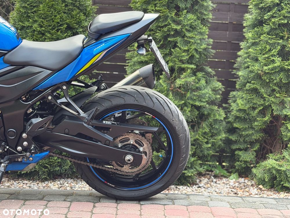 Suzuki GSX - 20