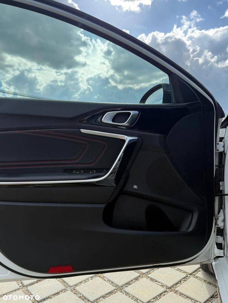 Kia ProCeed 1.6 T-GDI GT - 25