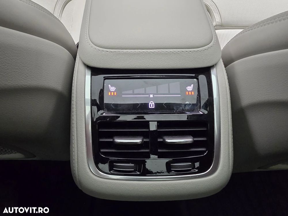 Volvo XC 90 - 25