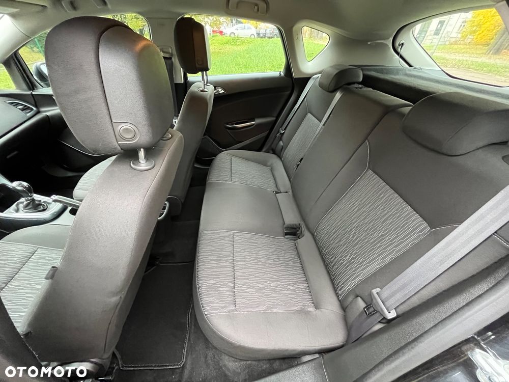 Opel Astra 1.4 Turbo Design Edition - 22