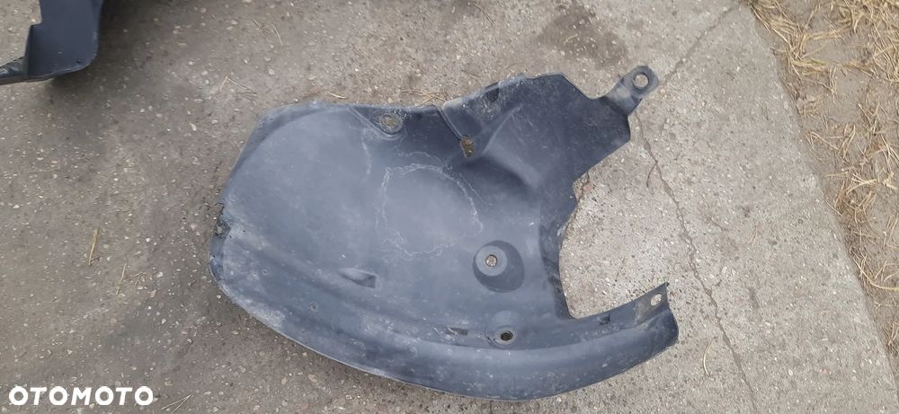 Renault Clio III Clio 3 FL 3 Lakier dv369  tył Belka zderzaka 8200807041 , ślizg mocowanie zderzaka tył 8200290037 8200290041nadkole tył 8200781187 82002891943 8200781186 8200289942 , Nadkole lewy przód 8200289945 - 14