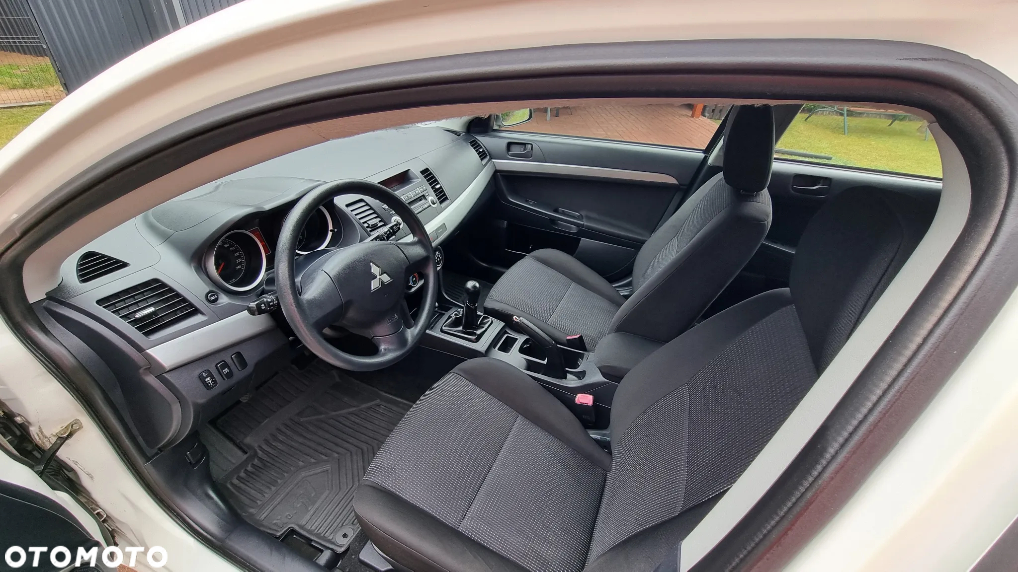 Mitsubishi Lancer 1.5 - 12