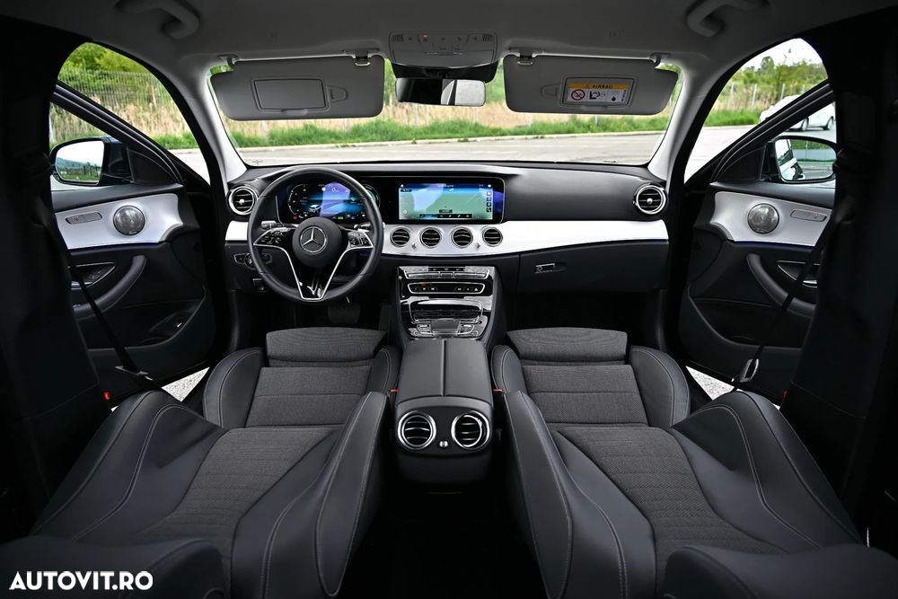 Mercedes-Benz E 300 Hybrid de T-Modell 4MATIC Aut. - 24