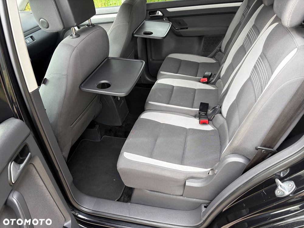 Volkswagen Touran - 27
