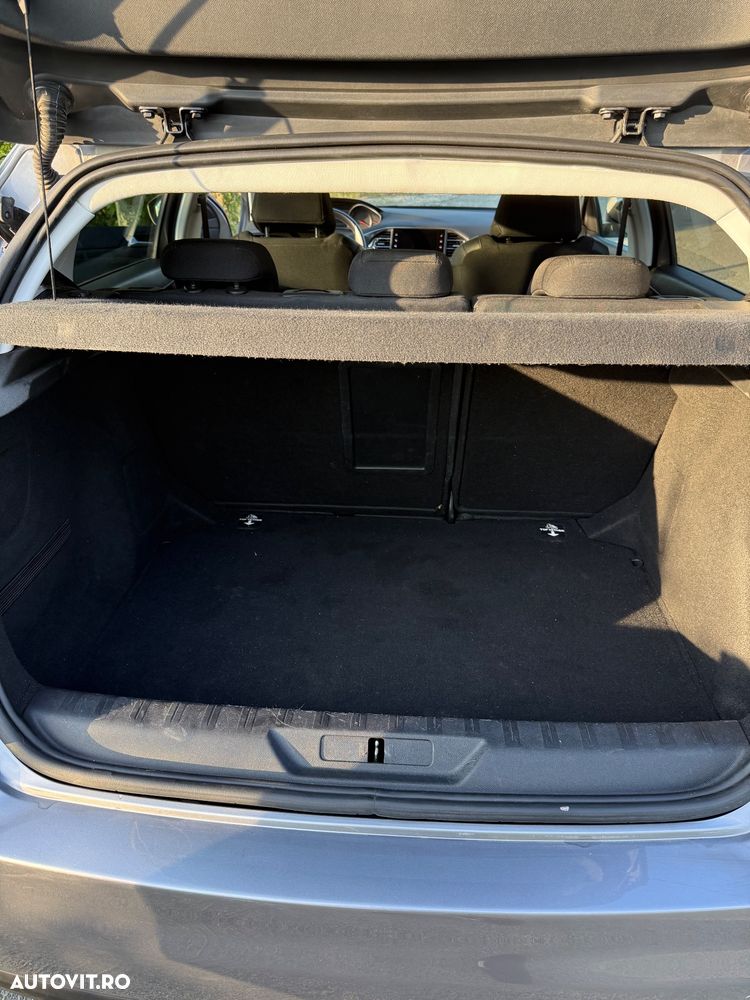 Peugeot 308 1.2 L PureTech Turbo Allure Aut. - 13