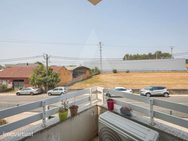 Apartamento T3 com Suíte, Terraço, Garagem e Dois Arrumos. - Grande imagem: 5/37