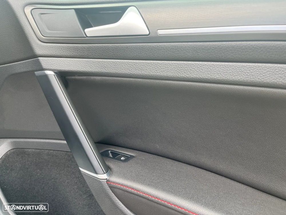 VW Golf 2.0 TSI GTI DSG Performance - 17