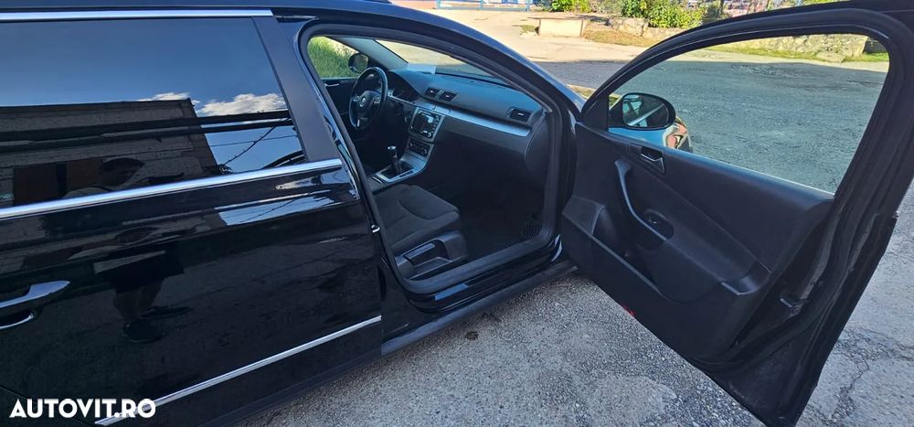 Volkswagen Passat Variant 1.6 TDI DPF BlueMotion - 11