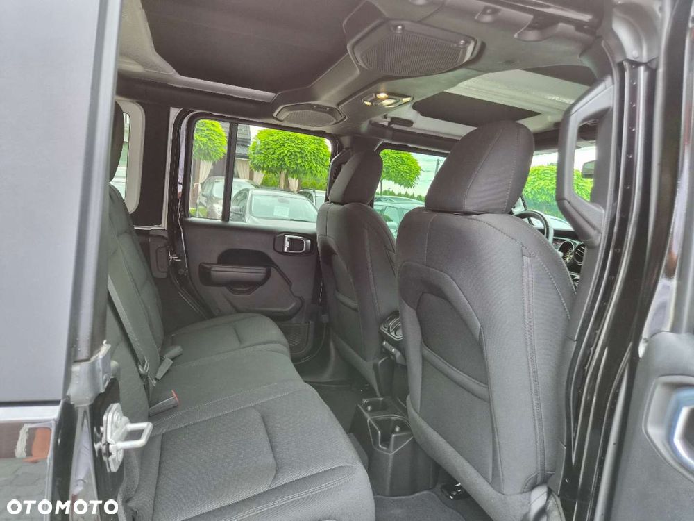 Jeep Wrangler - 22