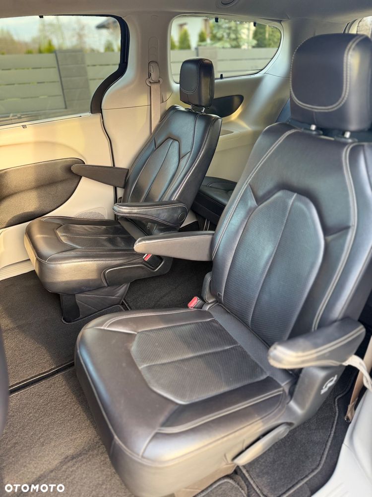 Chrysler Pacifica - 9