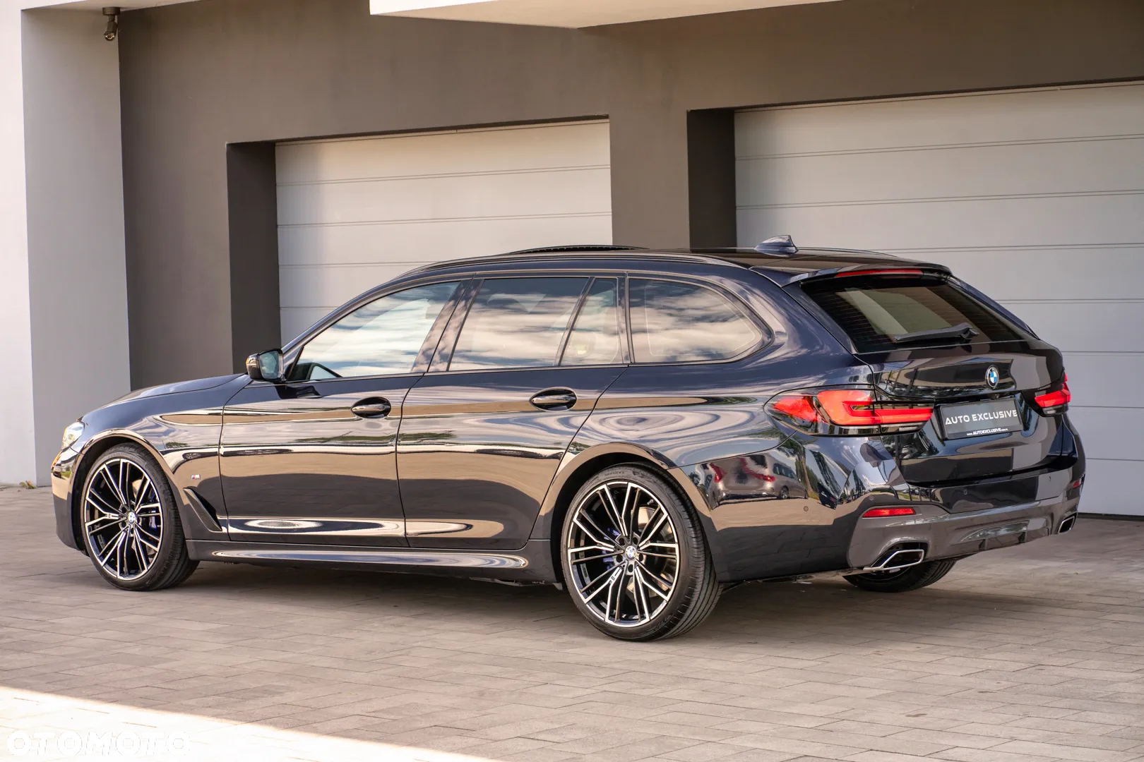 BMW Seria 5 530d xDrive Touring M Sport Edition - 18