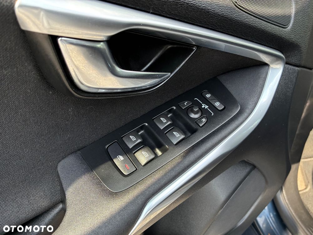 Volvo V40 D2 Geartronic - 13