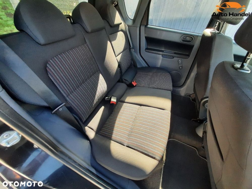 Mitsubishi Colt 1.1 - 22