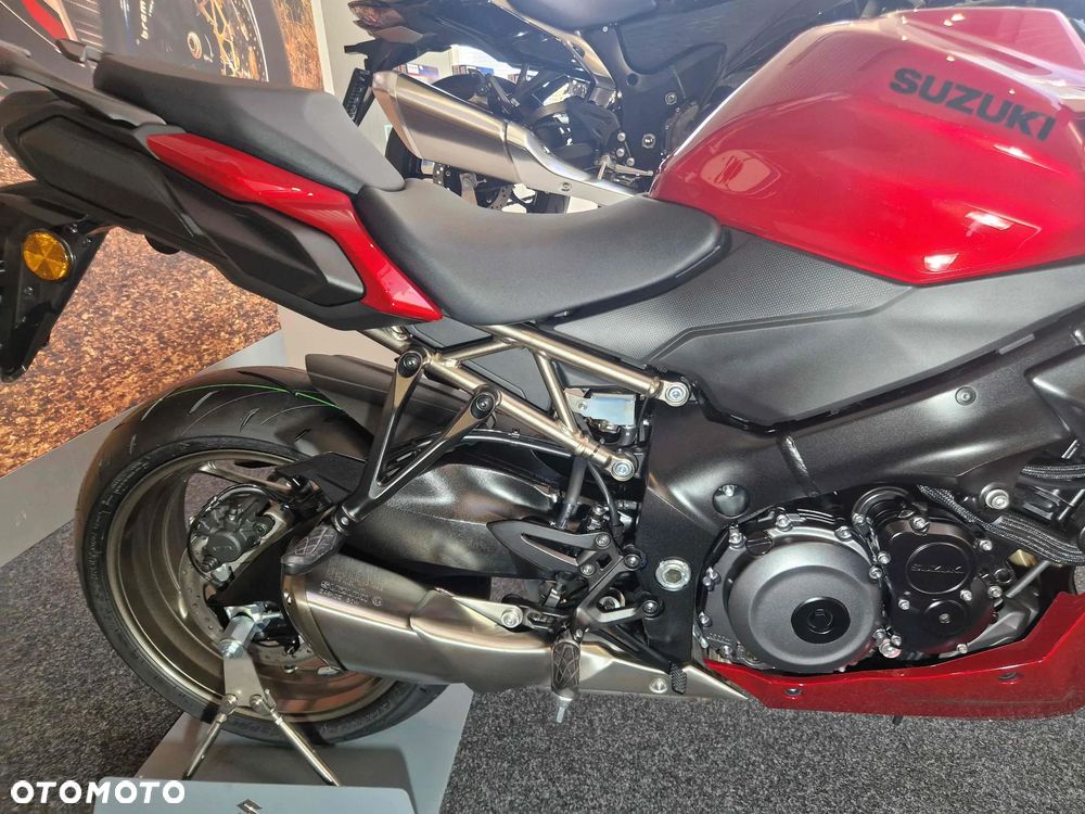 Suzuki GSX 1000 - 8