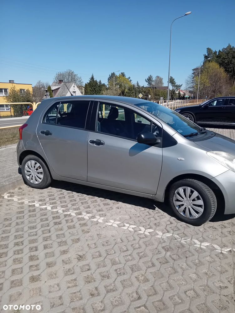 Toyota Yaris - 4