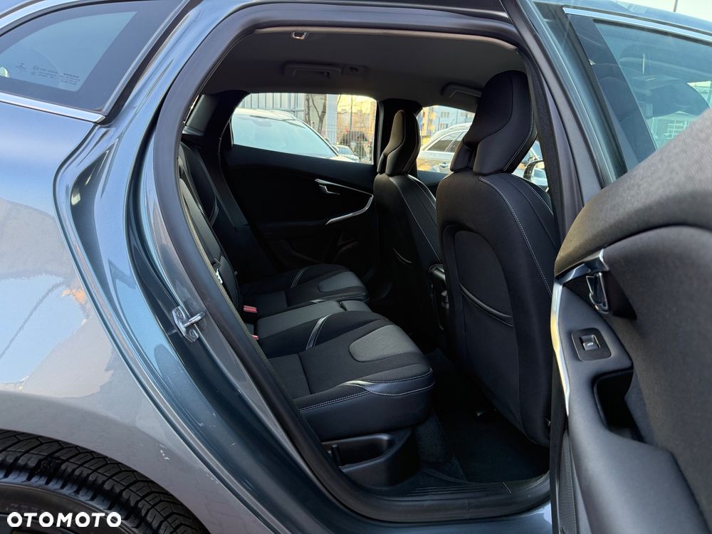 Volvo V40 D4 Drive-E Momentum - 19