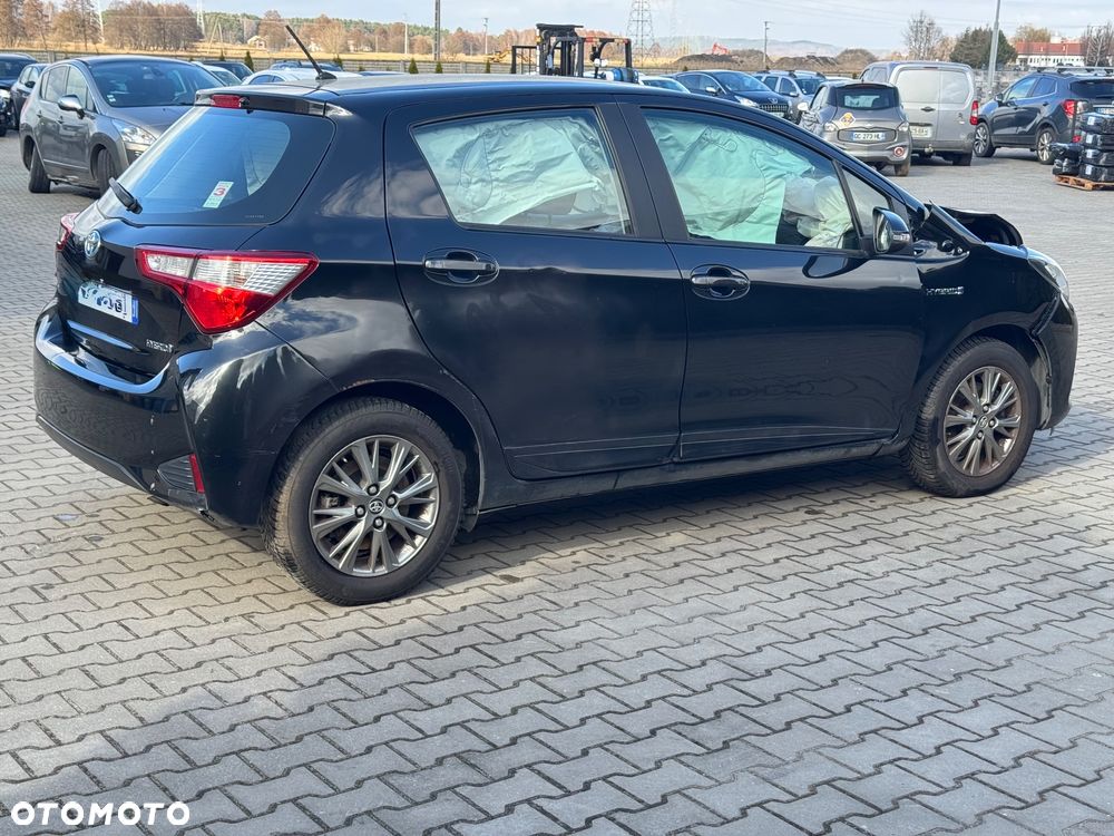 Toyota Yaris Hybrid 100 Life - 4