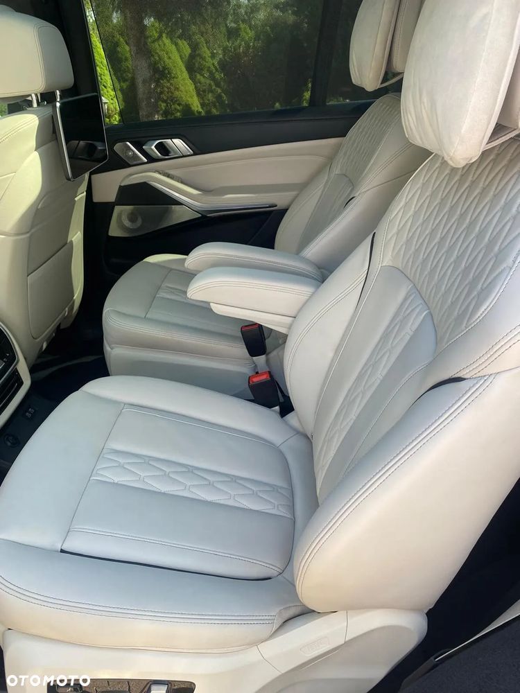 BMW X7 - 12