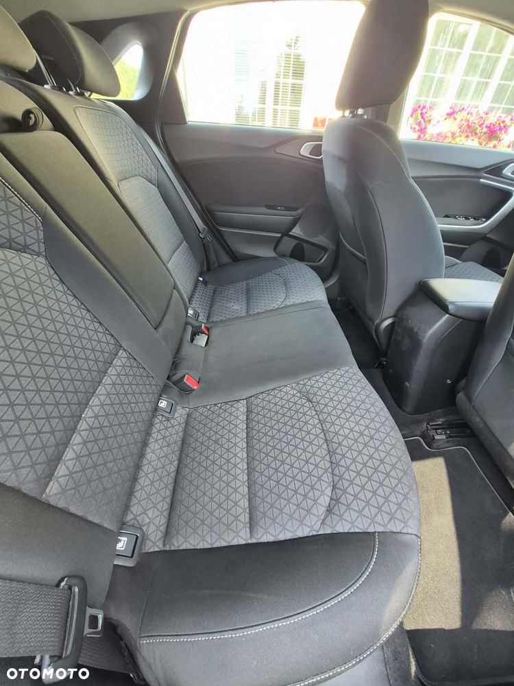 Kia Ceed 1.4 L - 11