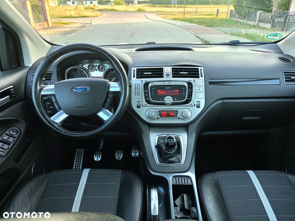 Ford Kuga - 10