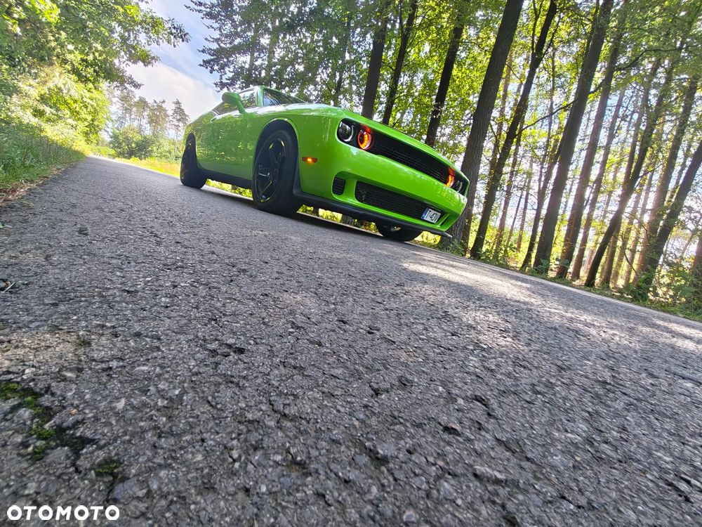 Dodge Challenger - 7