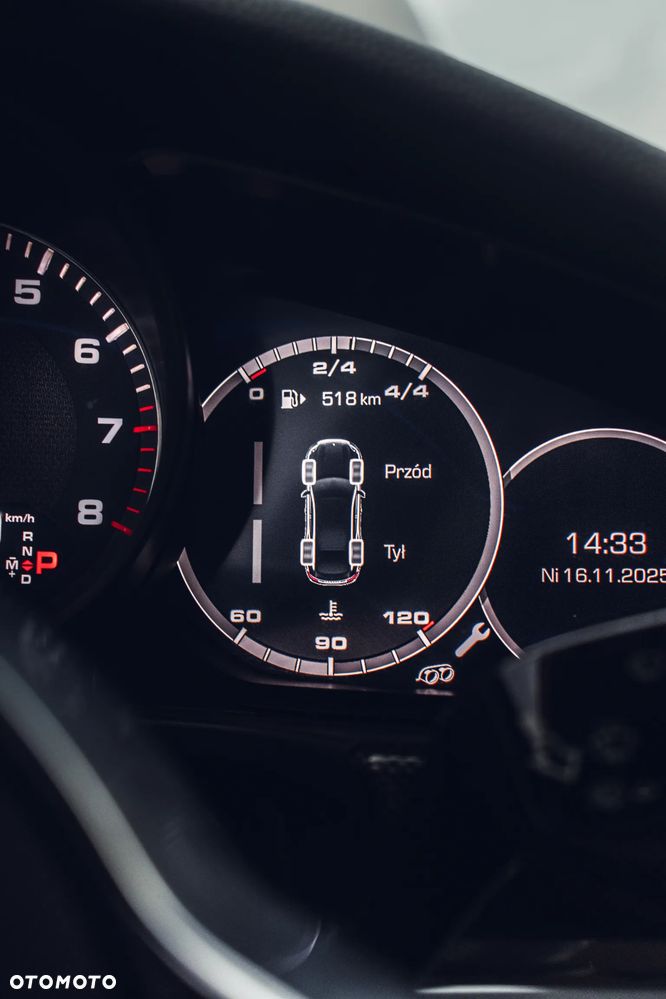 Porsche Panamera 4S - 8