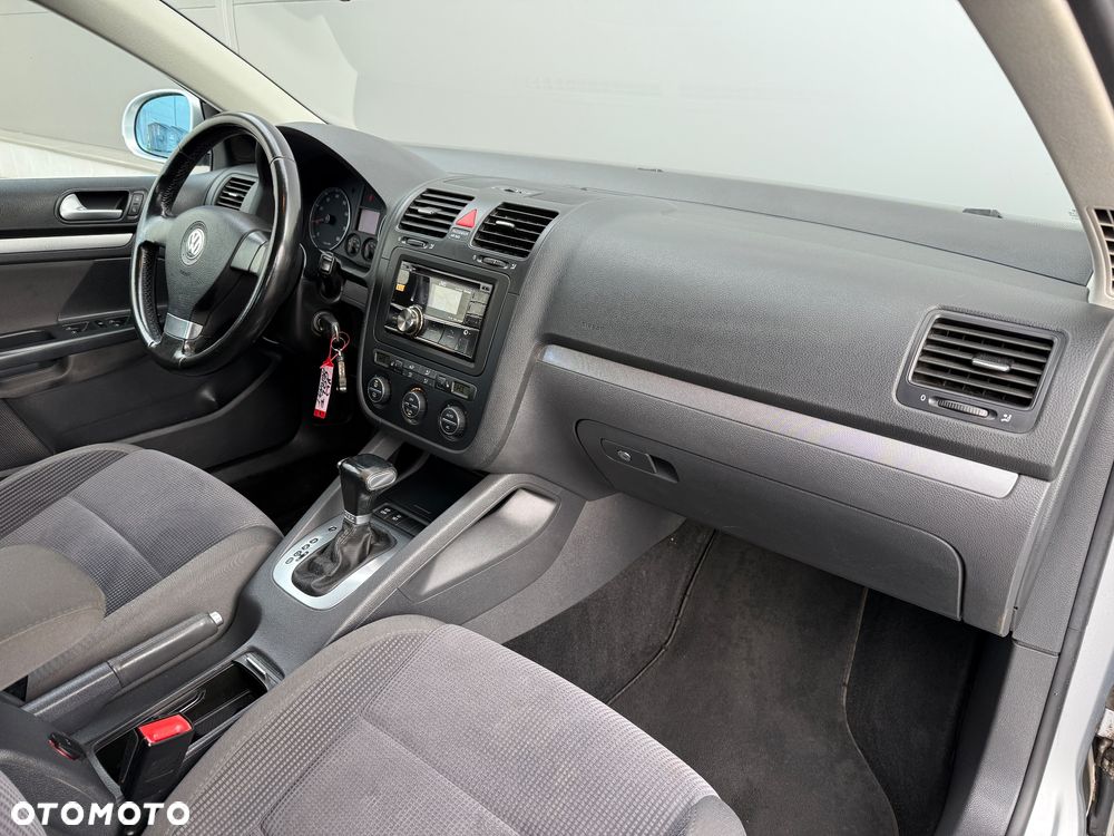 Volkswagen Golf - 30