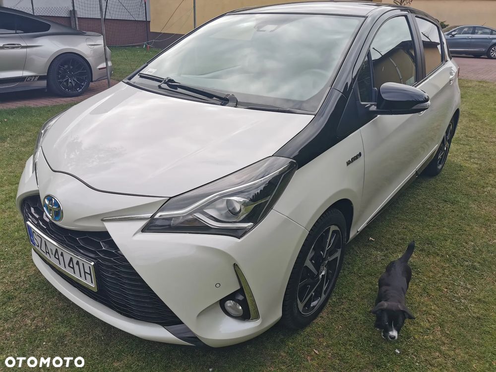 Toyota Yaris Hybrid 100 Selection - 1