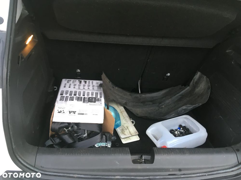 Opel Crossland X - 13