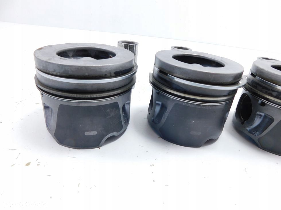 Tłok tłoki 2.0 HDI TDCI EURO5 Ford Peugeot Citroen C5 III S-Max Galaxy 508 - 7