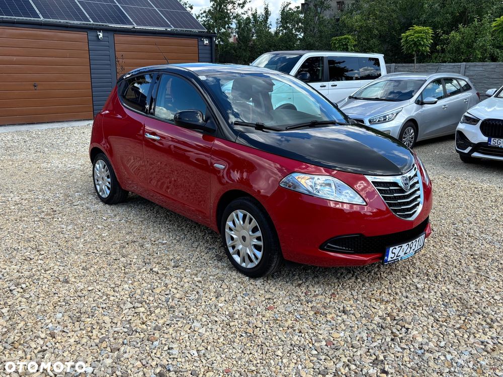 Lancia Ypsilon Y 1.2 8v Black & Red Edition - 3