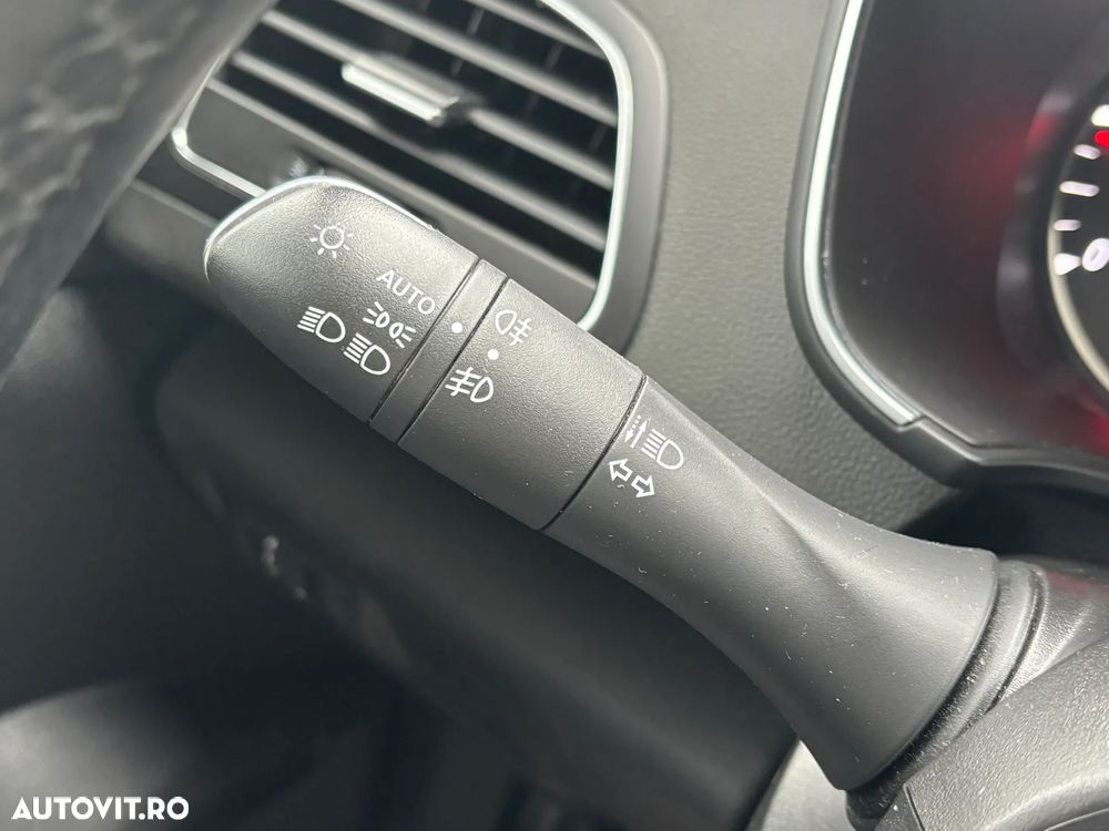 Renault Megane BLUE dCi 115 EDC EQUILIBRE - 27