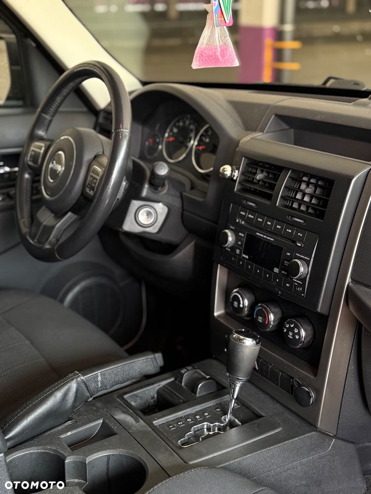 Jeep Liberty 3.7 4x4 - 14