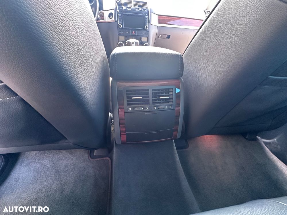 Volkswagen Touareg - 25