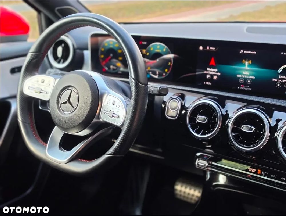 Mercedes-Benz Klasa A 220 AMG Line 7G-DCT - 4