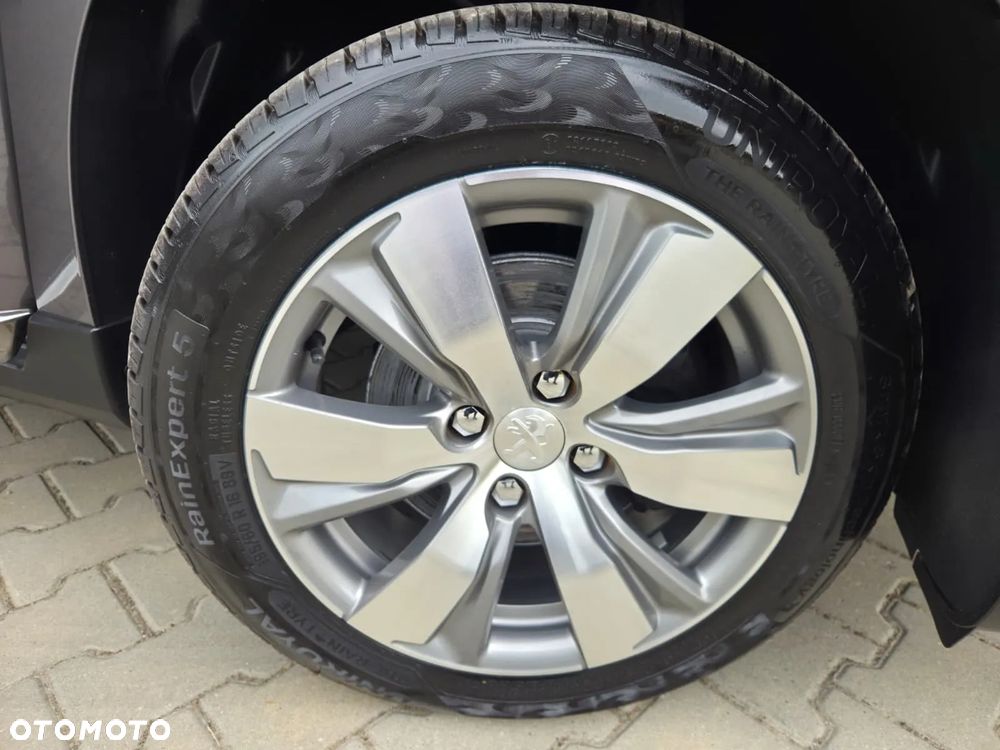 Peugeot 2008 1.6 e-HDi Allure S&S - 23