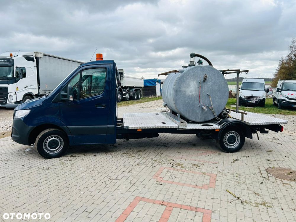 Mercedes-Benz Sprinter - 11