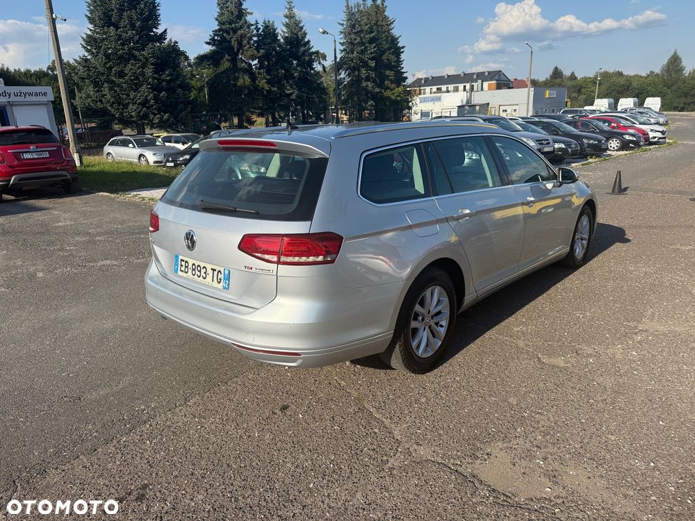 Volkswagen Passat ver-variant-1-6-tdi-scr-dsg-comfortline - 5