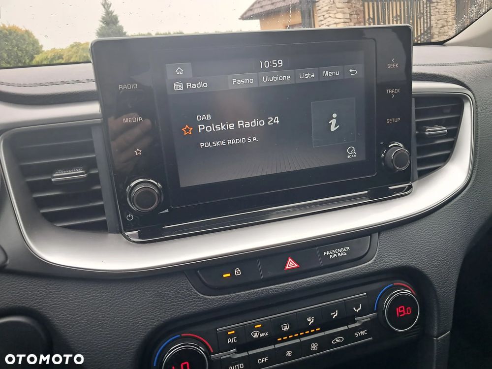 Kia Ceed - 25