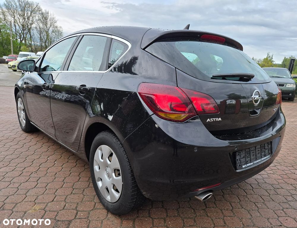 Opel Astra 2.0 CDTI DPF Design Edition - 5