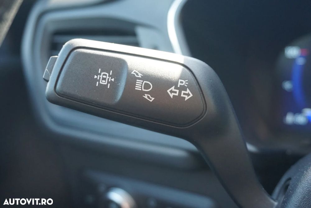 Ford Kuga - 17