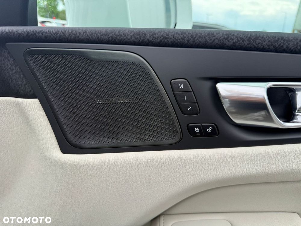 Volvo XC 60 - 19