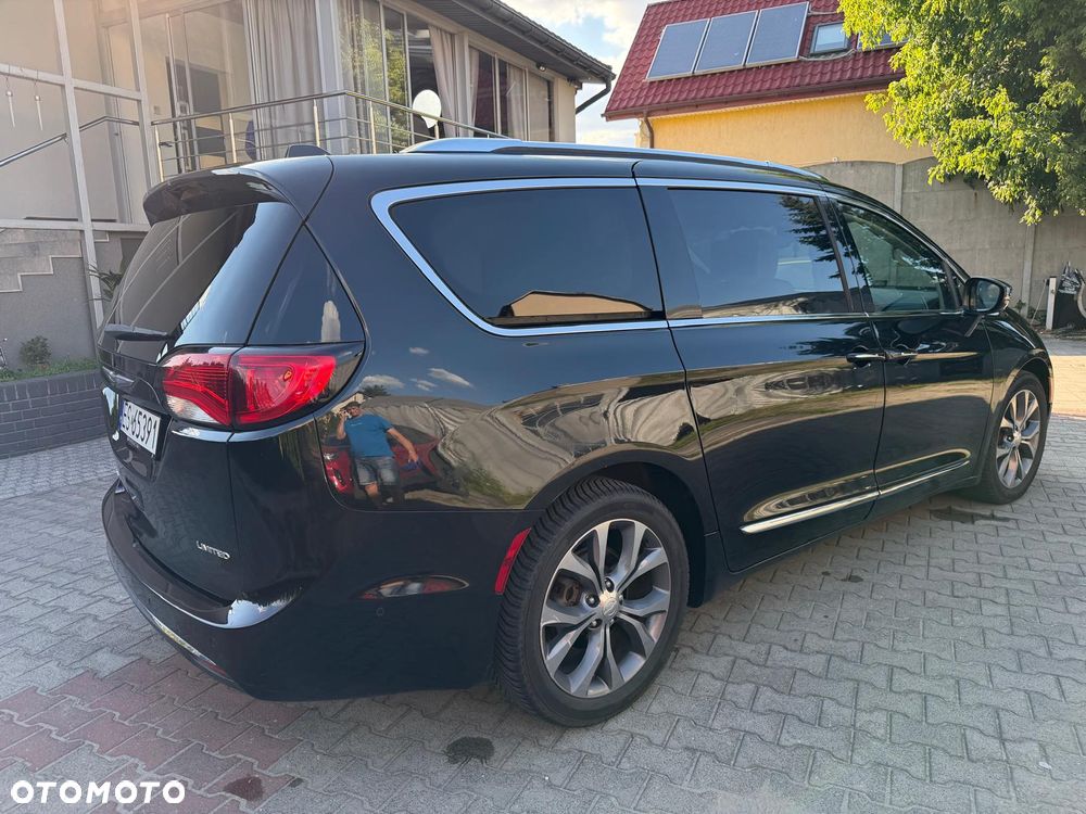 Chrysler Pacifica - 23