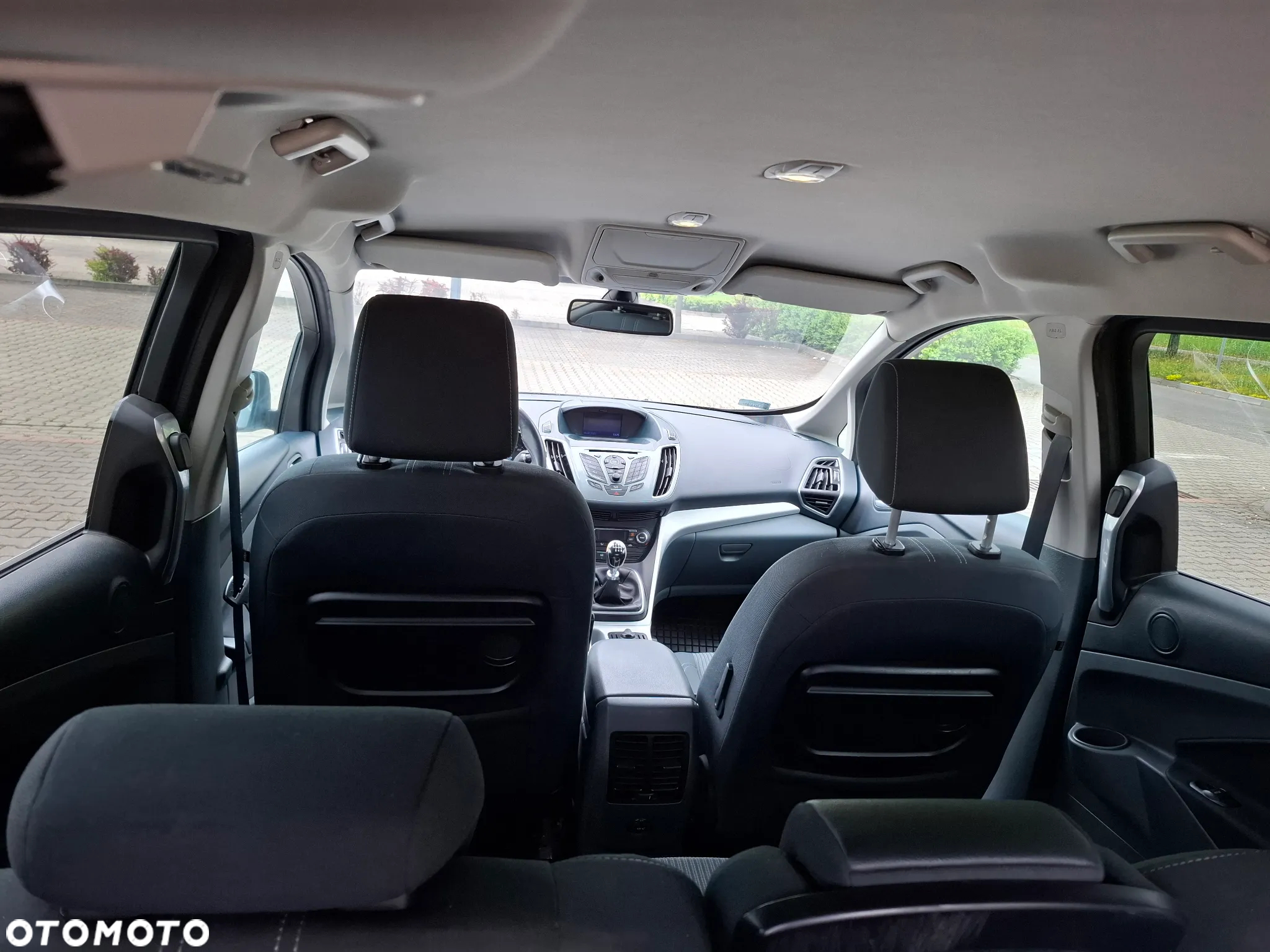 Ford Grand C-MAX - 11