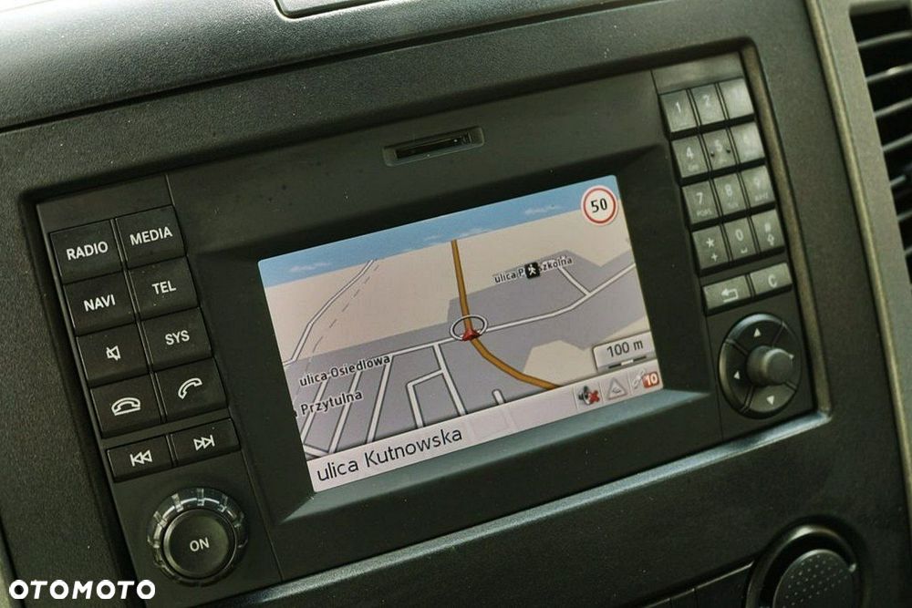 Mercedes-Benz Sprinter - 24