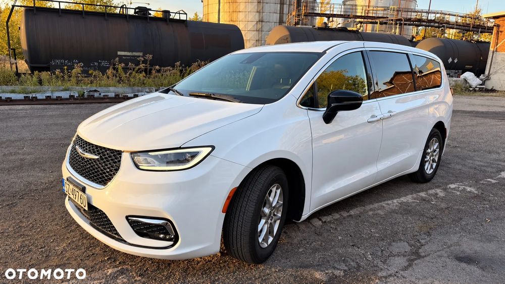 Chrysler Pacifica - 2