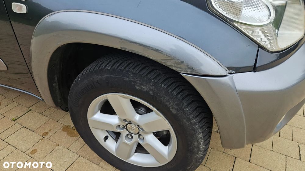 Toyota RAV4 D-4D 4x4 - 23