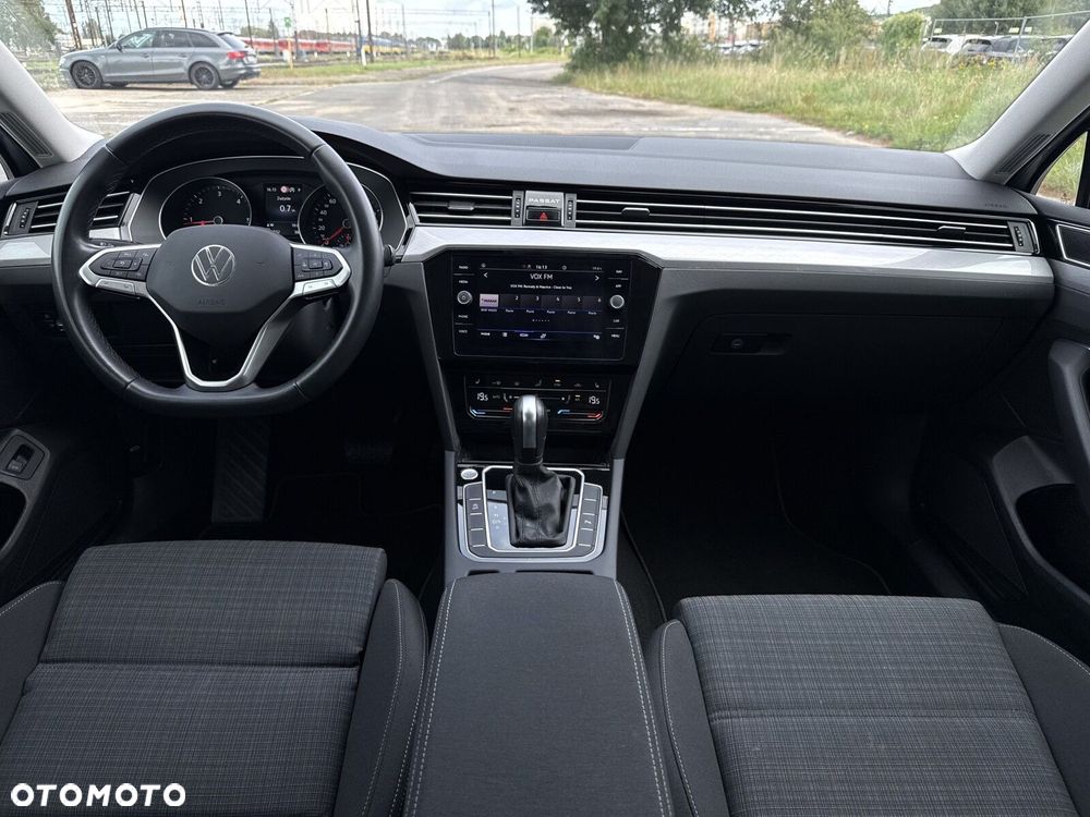 Volkswagen Passat 2.0 TDI Business DSG - 11
