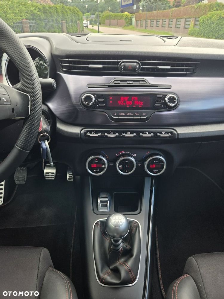 Alfa Romeo Giulietta 1.4 TB MultiAir Distinctive - 21